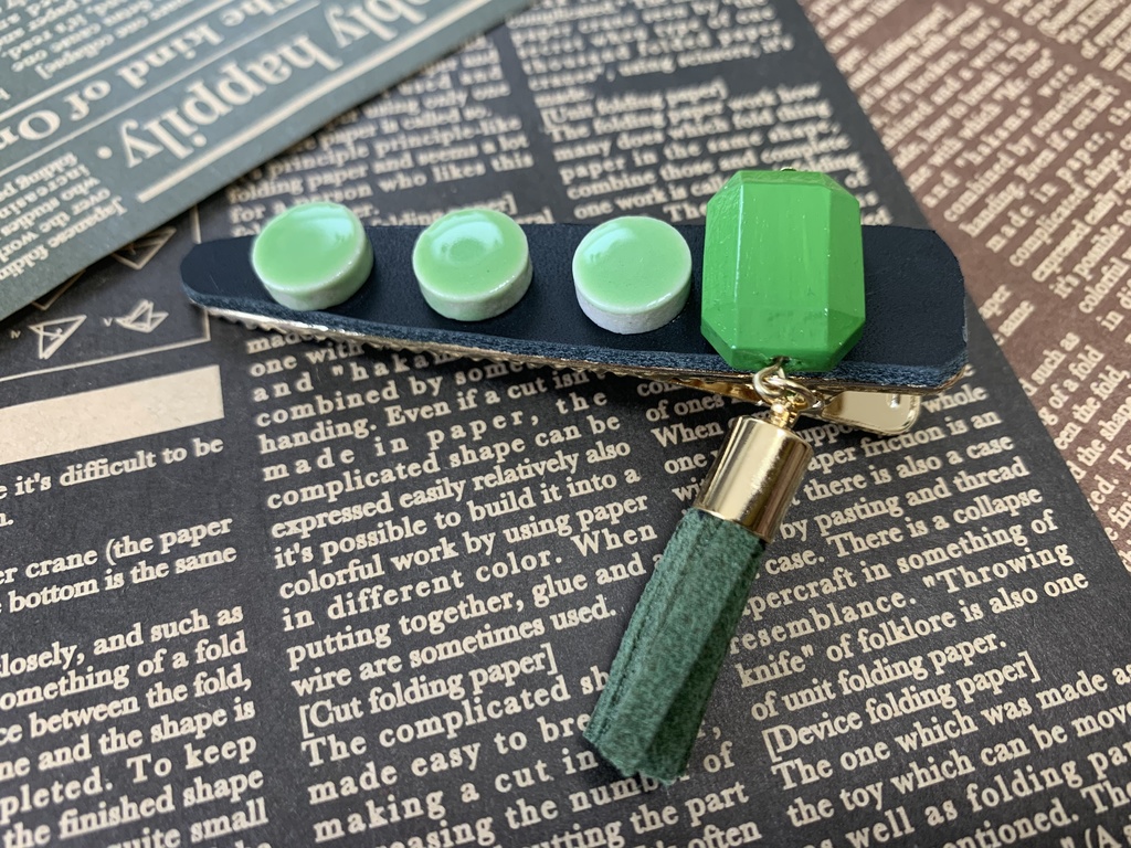 ツイステ 寮カラーヘアクリップ