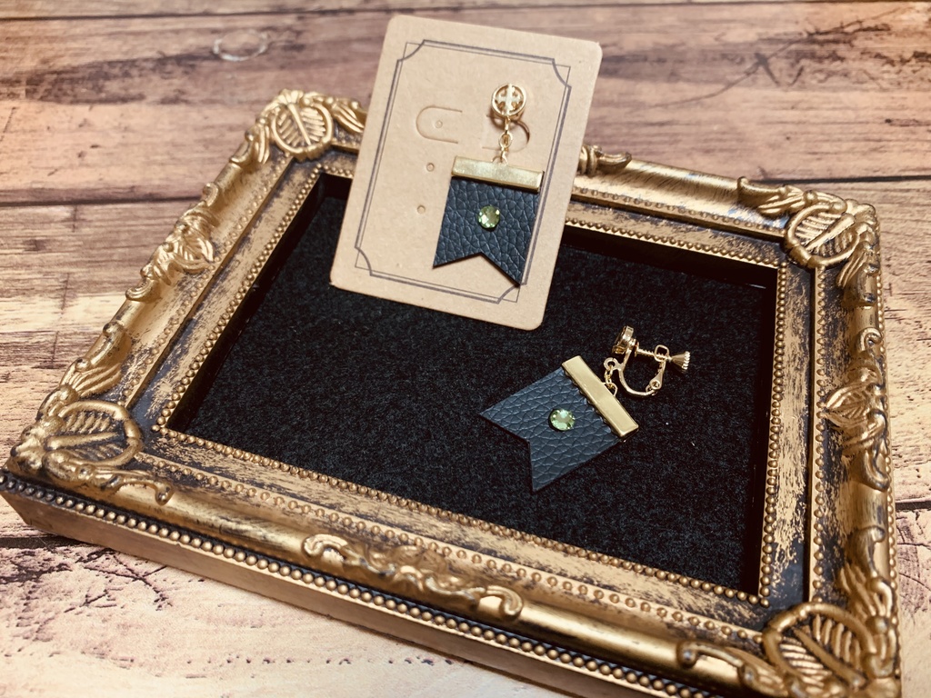 ツイステ 寮フラッグイヤリング