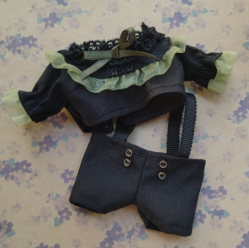 【プライズ15-16cmぬい服】フリルブラウスセット