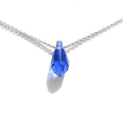 レア サファイアスワロフスキードロップネックレス