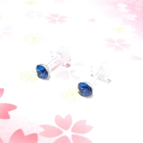 対アレルギー カプリブルースワロフスキーピアス(4mm