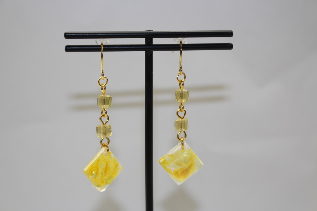 選べるシリーズ アートインクのレジンピアス(イヤリング)ガラスビーズ使用