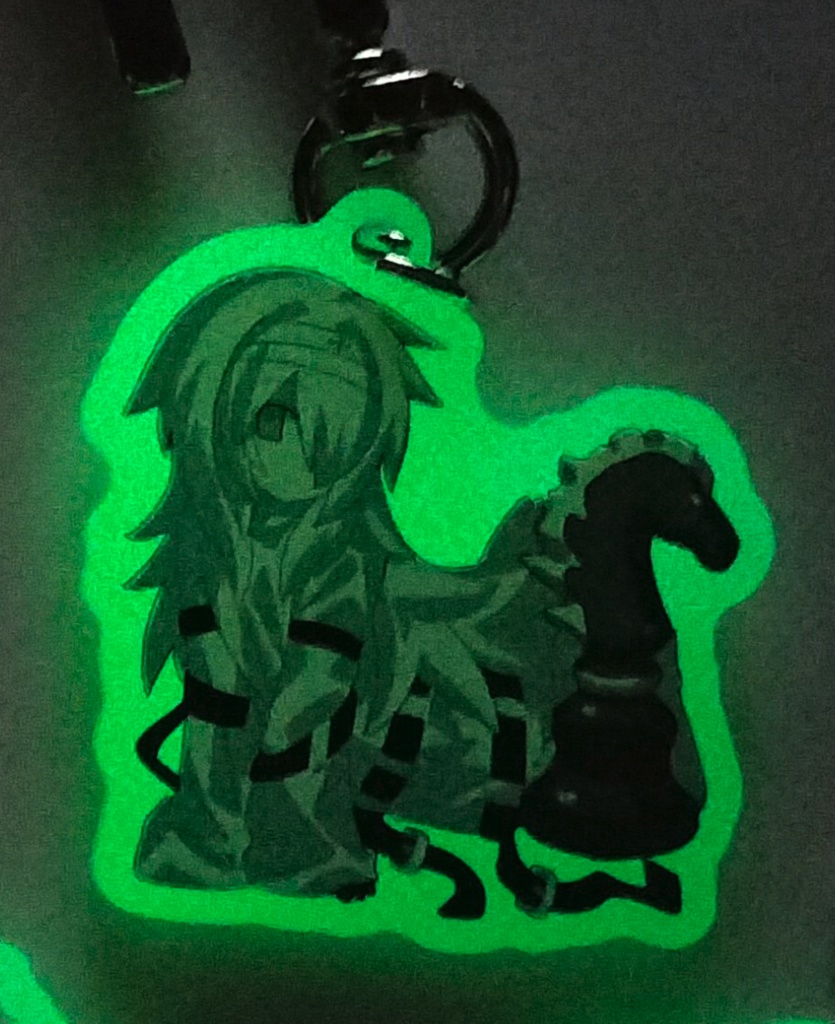 蓄光アクキーチェス
