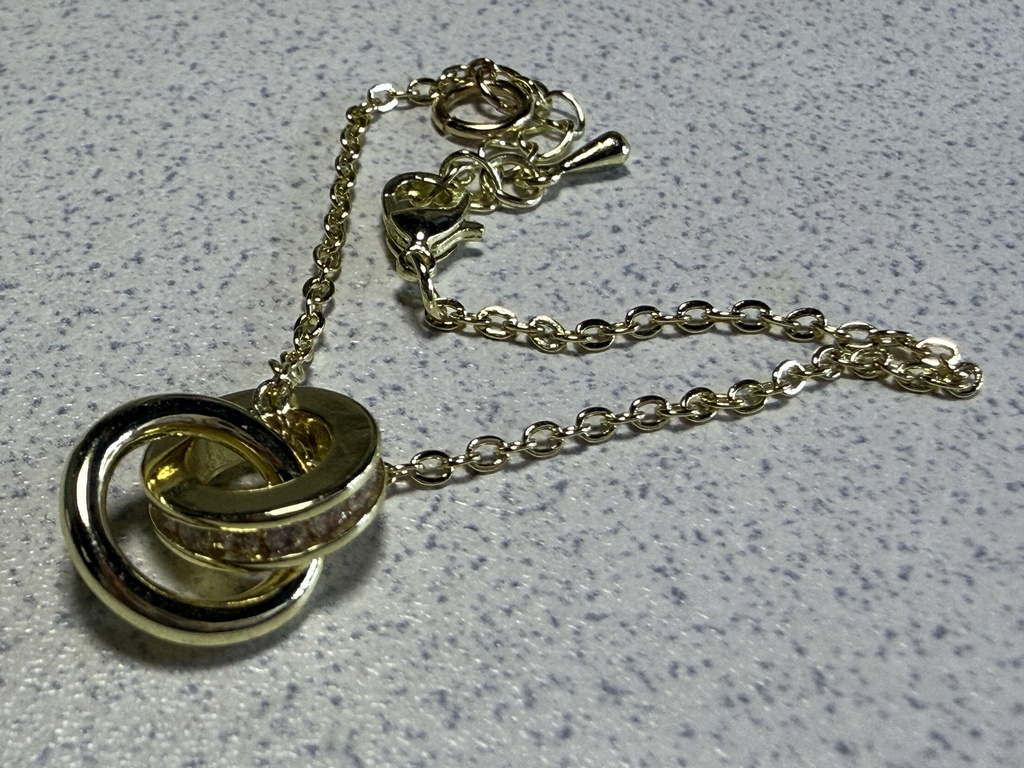 Atelier Cabinet – Anneaux Brillants(アノー・ブリヤン / “光の輪”)