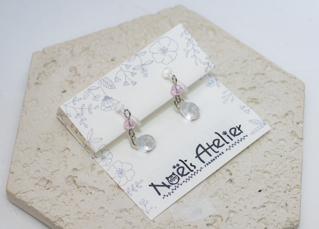 🌙 Petit Étoile – Goutte de Lune Earrings (グットゥ・ドゥ・リュヌ / “月のしずく”)