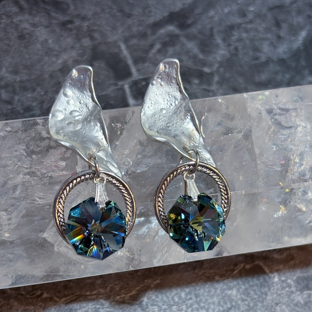 水底の泡沫のピアス