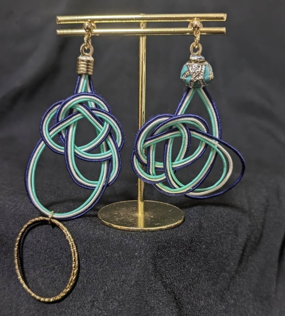 ルリナイメージピアス