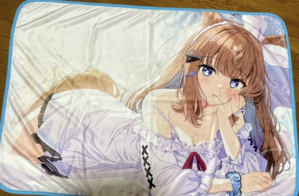【C107】アーモンドアイもふもふブランケット