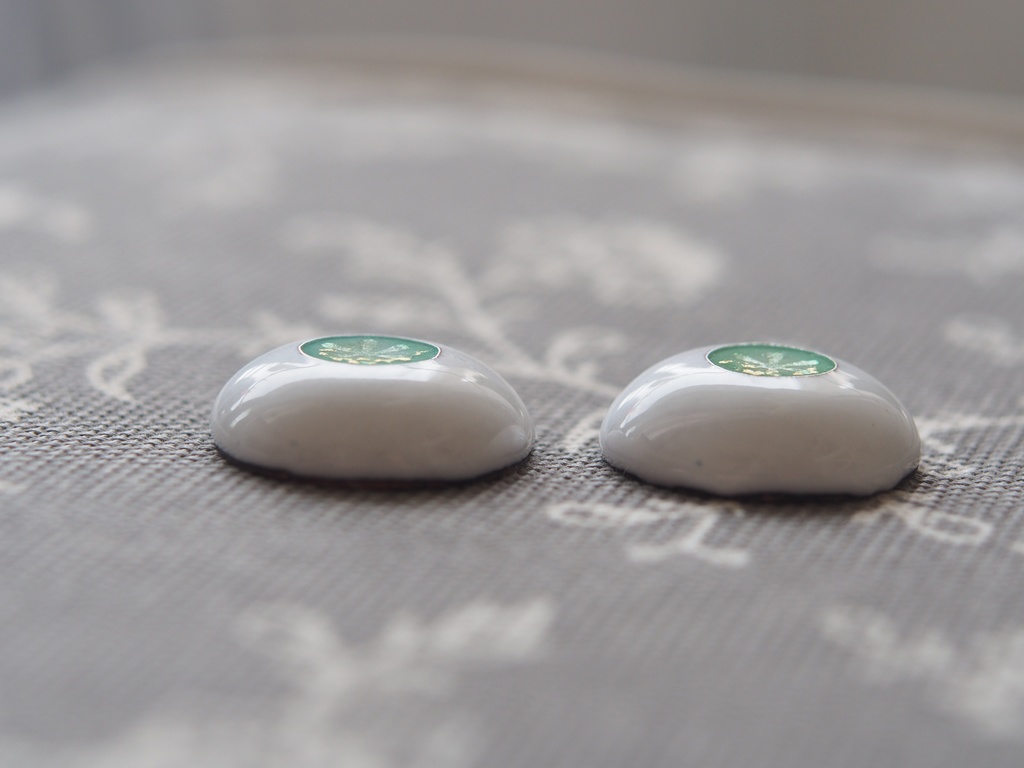 19mm/8.5mmライトグリーン花(金箔使用)七宝グラスアイ