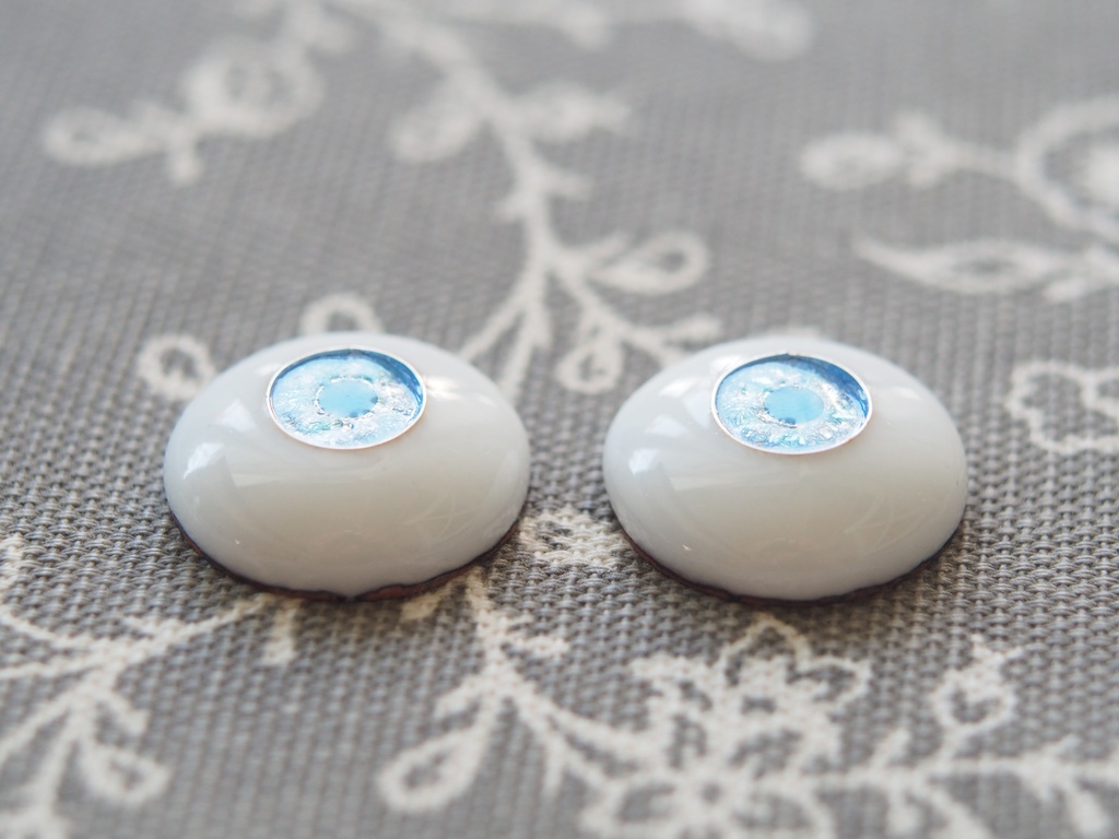 19.5mm/10mm 淡ブルー系 水彩タイプ 七宝グラスアイ