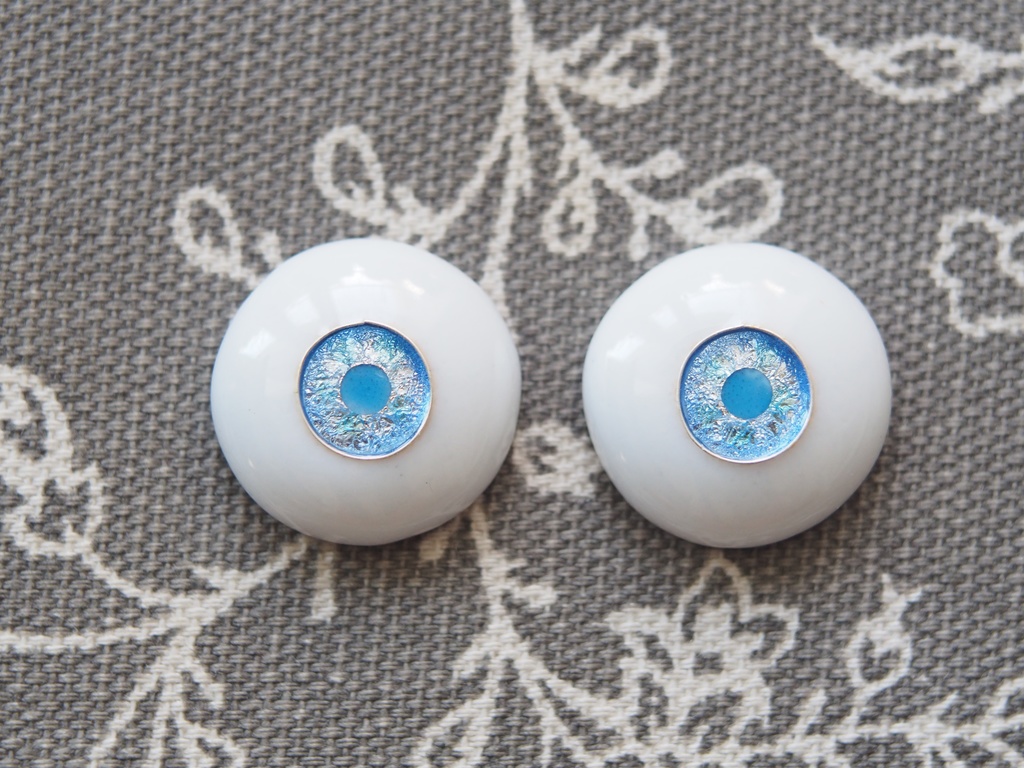 19.5mm/10mm 淡ブルー系 水彩タイプ 七宝グラスアイ