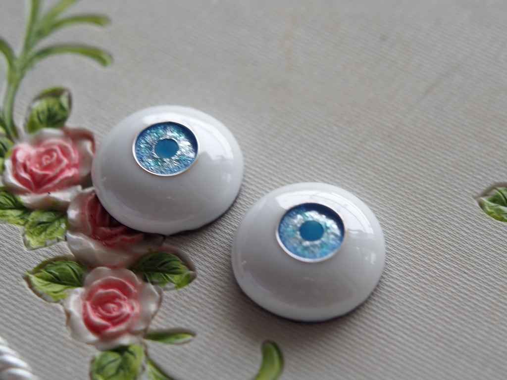 19.5mm/10mm 淡ブルー系 水彩タイプ 七宝グラスアイ