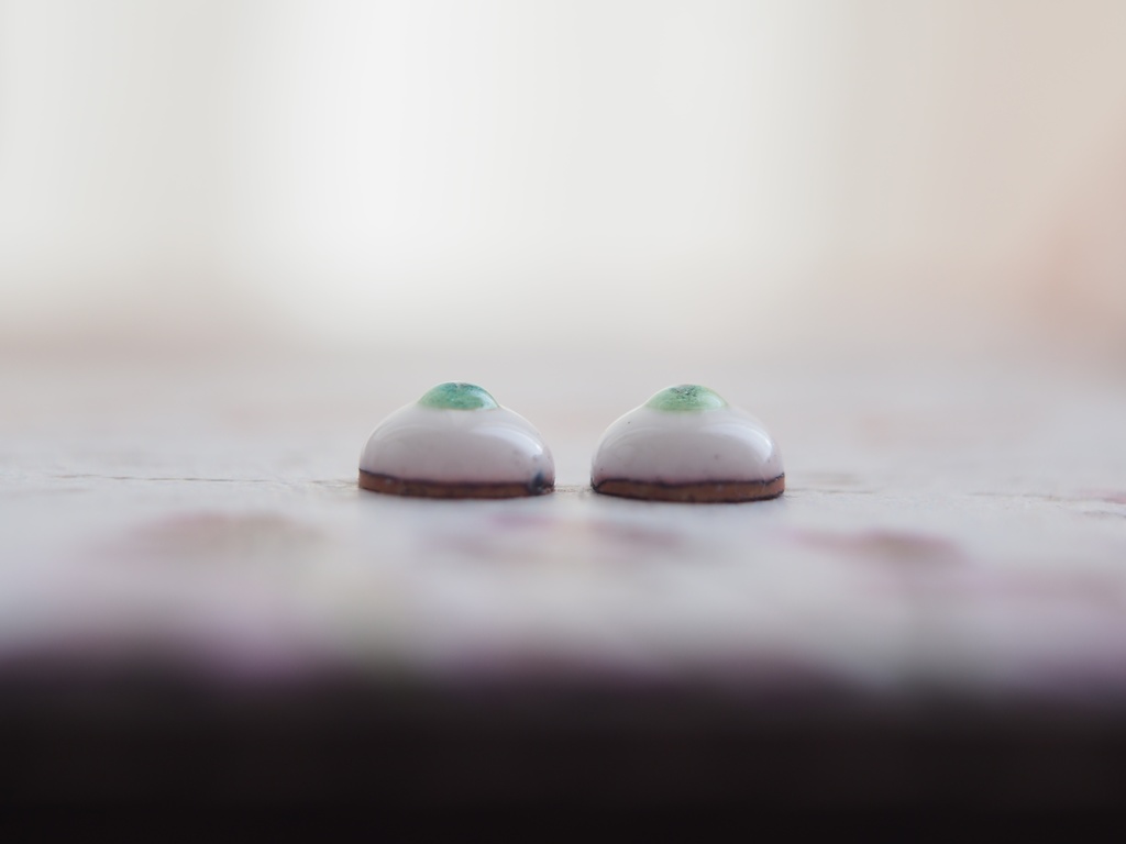 8mm/4mm マスカット色小虹彩 水彩タイプ 七宝グラスアイ