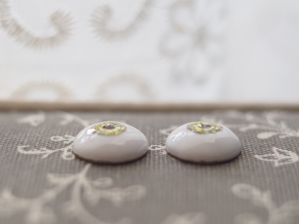 18mm/8mm オリーブグリーン系水彩タイプ 七宝グラスアイ