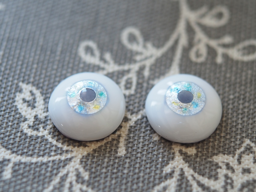 16mm/8.5mm シルバー系 水彩タイプ 七宝グラスアイ