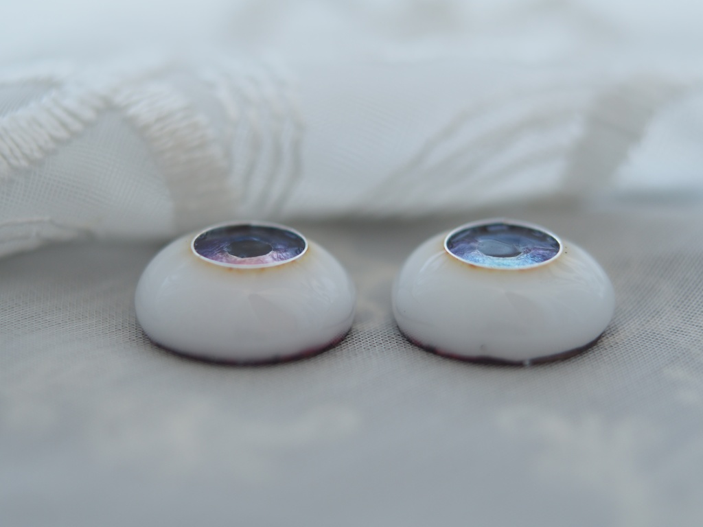 16mm/9mm 夕暮れグラデーションオッドアイ ジェムタイプ 七宝グラスアイ