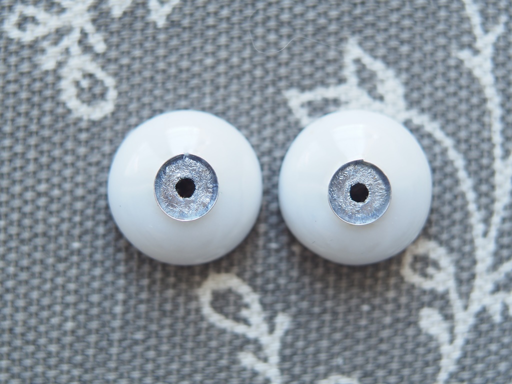 13.5mm/6mm 小虹彩シルバー系 ジェムタイプ 七宝グラスアイ