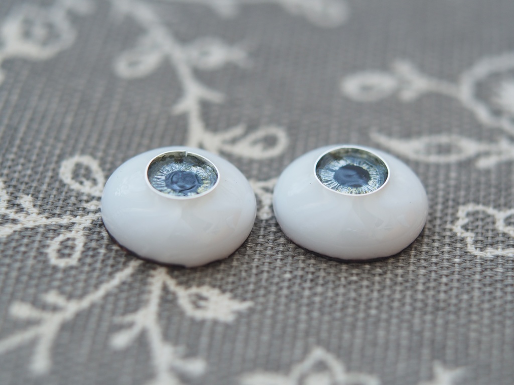 16mm/8mm グレー系 虹彩線ありジェムタイプ 七宝グラスアイ