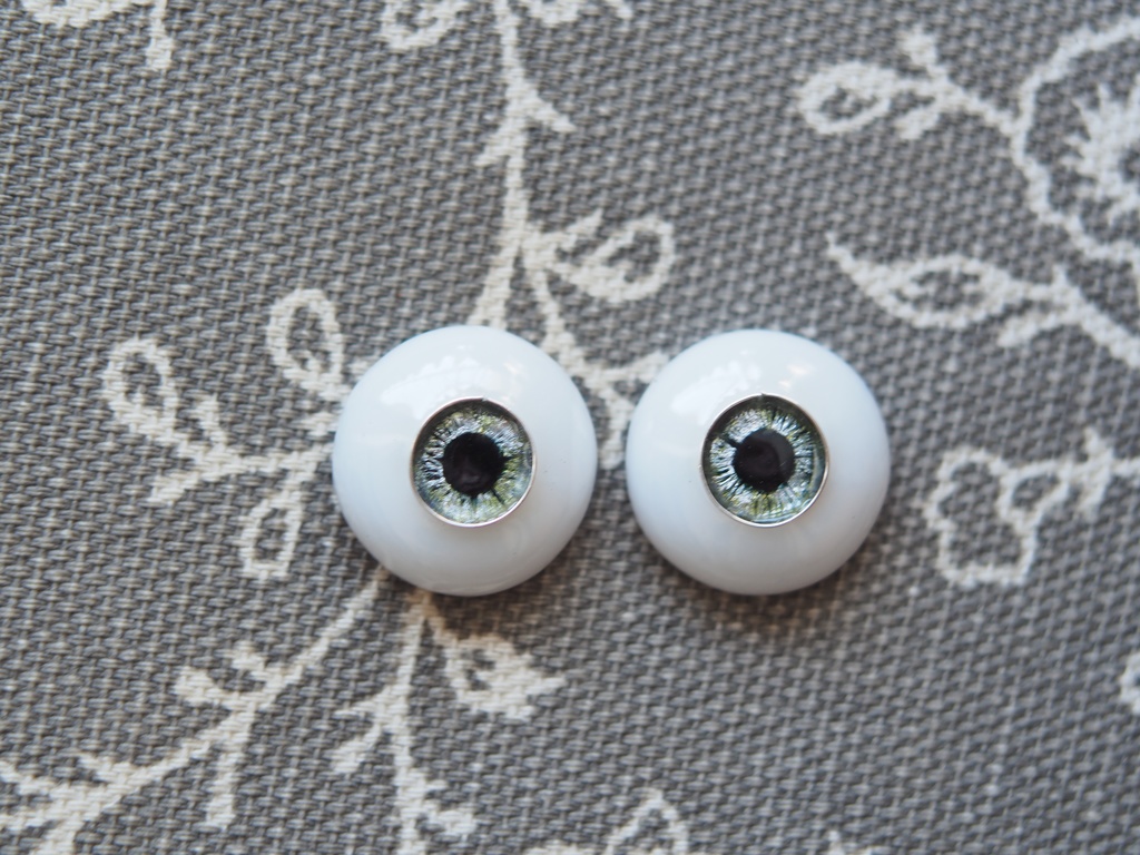 16mm/8mm グレー系 虹彩線ありジェムタイプ 七宝グラスアイ