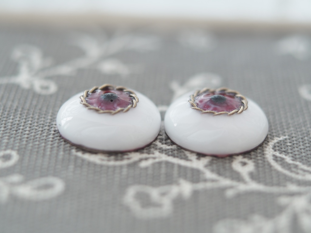 18mm/10mm ベリーレッド 真鍮より線 カッパータイプ 七宝グラスアイ