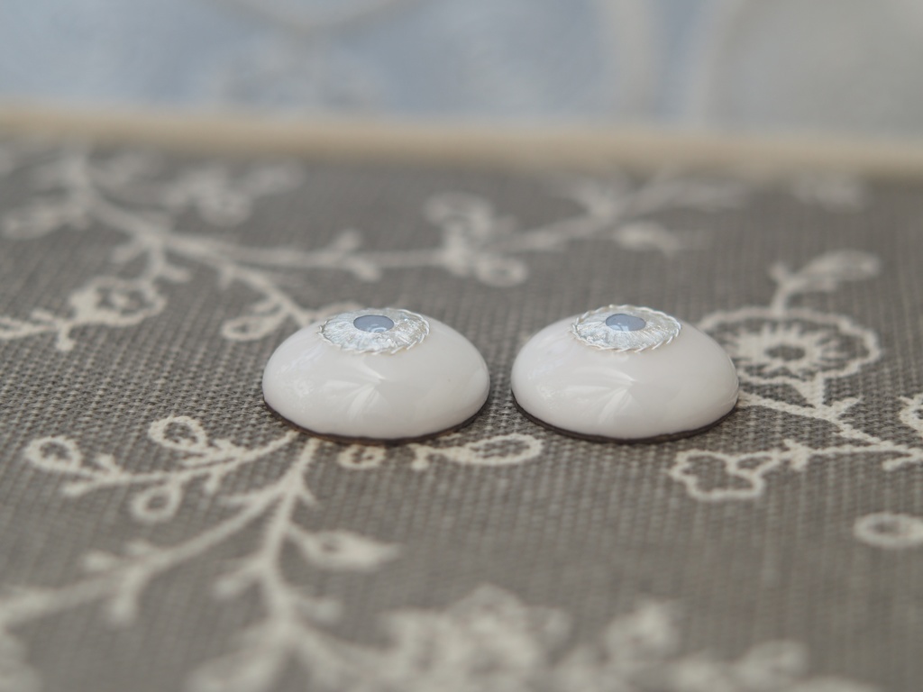 18mm/9mm 白銀 虹彩線ありジェムタイプ 七宝グラスアイ