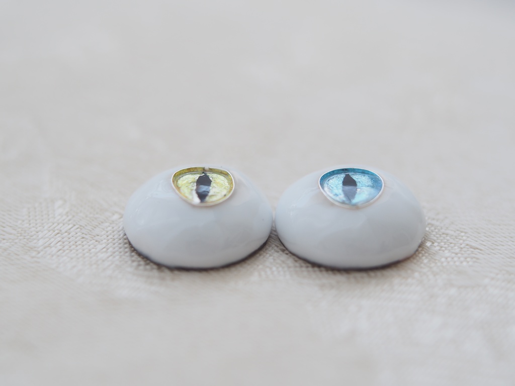 【B品】15.5mm/8-7mm 猫目イエロー×ブルーオッドアイ ジェムタイプ 七宝グラスアイ