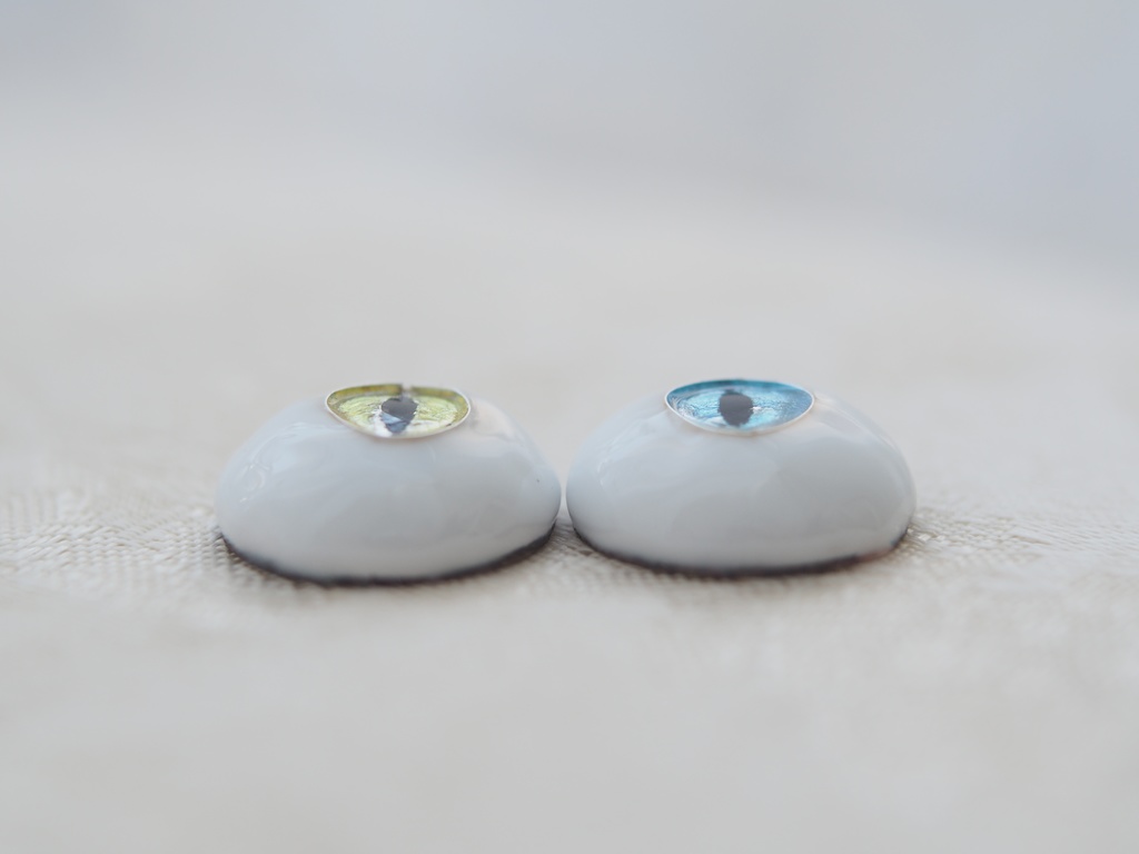 【B品】15.5mm/8-7mm 猫目イエロー×ブルーオッドアイ ジェムタイプ 七宝グラスアイ