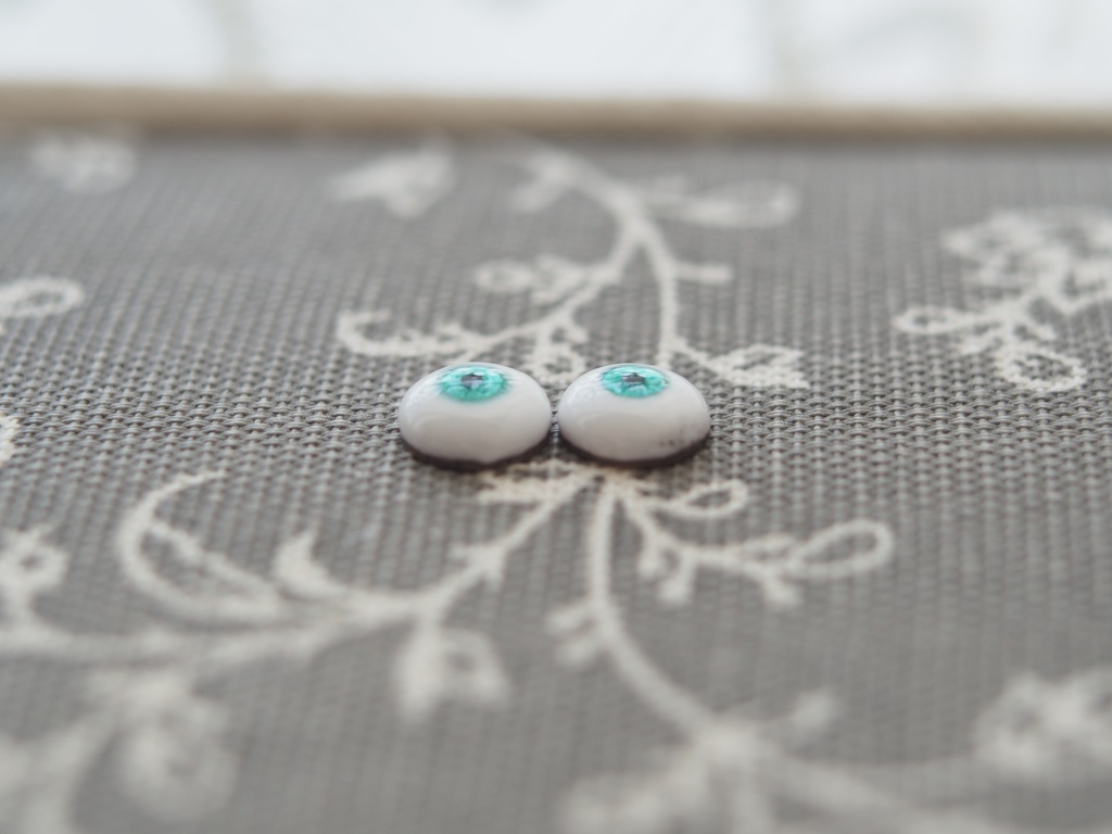 8mm/4.5mm エメラルドグリーン水彩タイプ 七宝グラスアイ