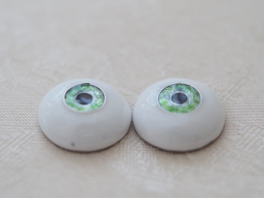 18mm/8.5mm グレー×グリーン ジェムタイプ 七宝グラスアイ
