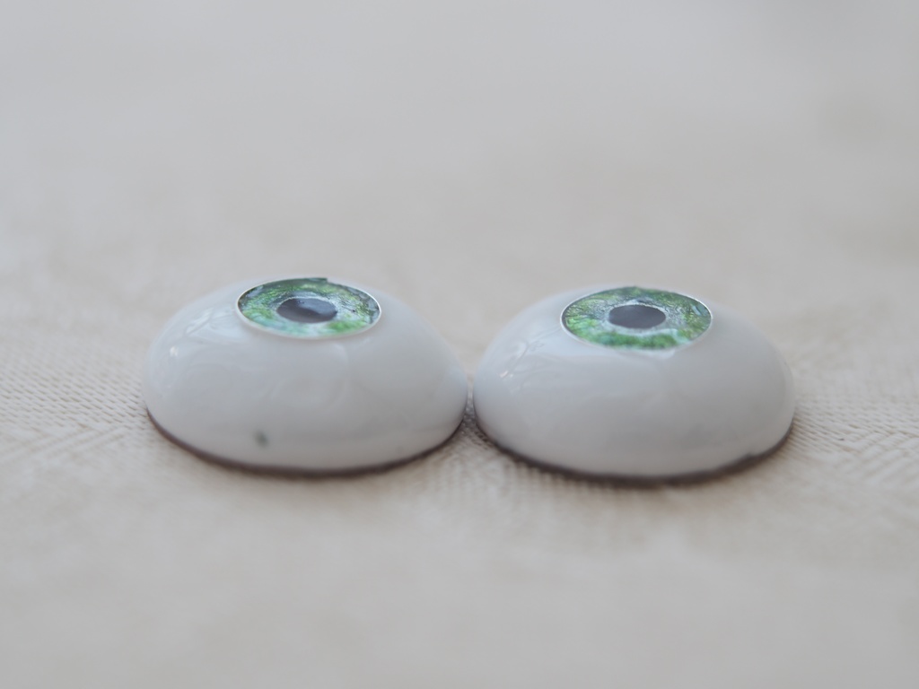 18mm/8.5mm グレー×グリーン ジェムタイプ 七宝グラスアイ