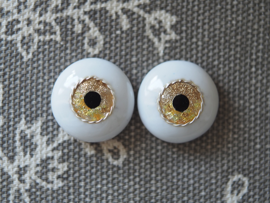 16mm/9mm ベージュ×ゴールド+金箔 より線ジェムタイプ 七宝グラスアイ