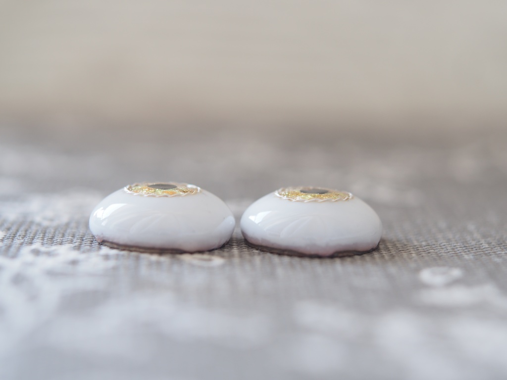 16mm/9mm ベージュ×ゴールド+金箔 より線ジェムタイプ 七宝グラスアイ