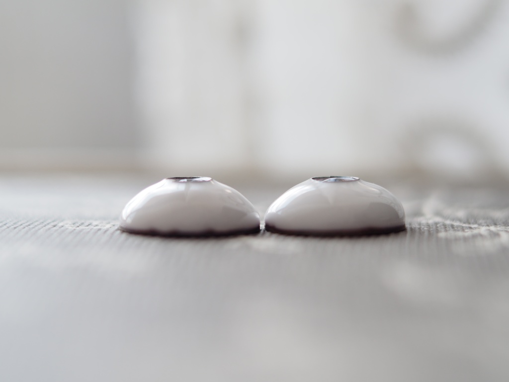 18mm/6mm 小虹彩赤紫系カッパータイプ 七宝グラスアイ