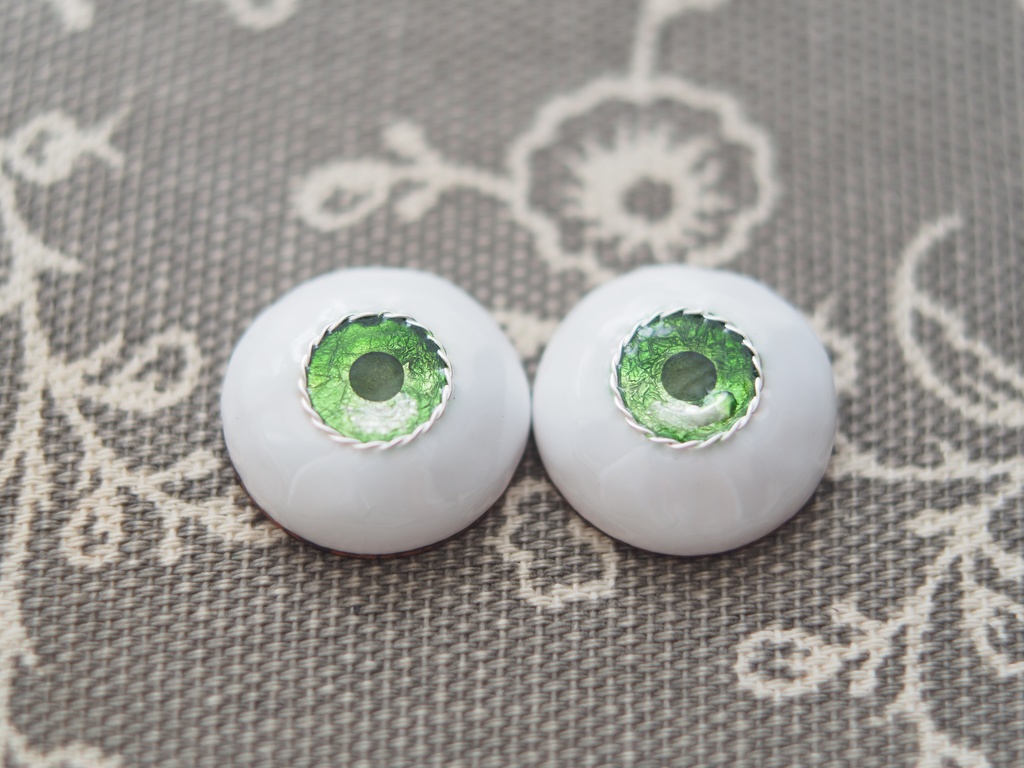 18mm/9mm グリーングラデーションより線ジェムタイプ 七宝グラスアイ
