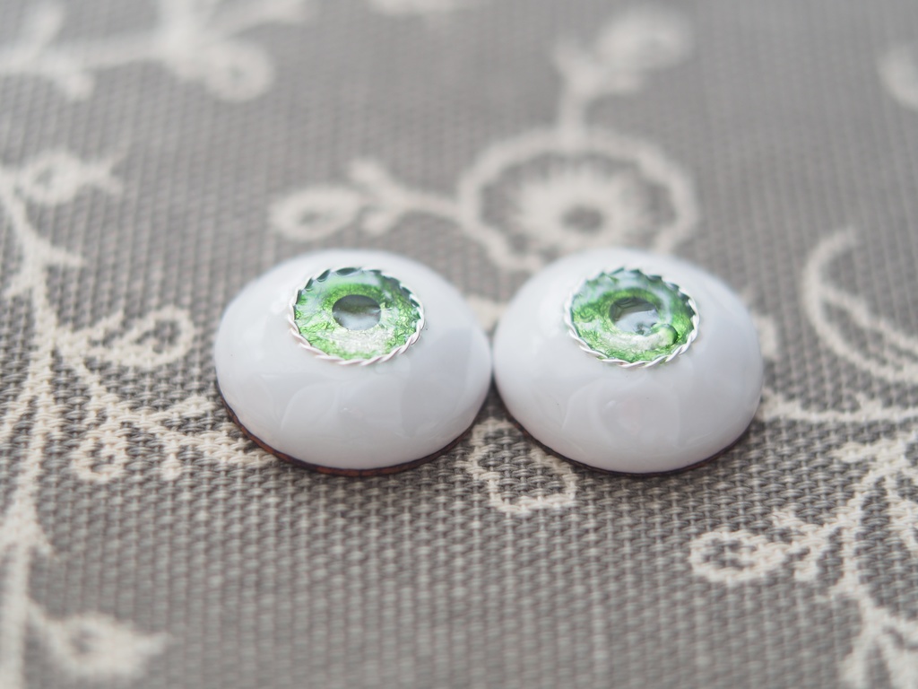 18mm/9mm グリーングラデーションより線ジェムタイプ 七宝グラスアイ