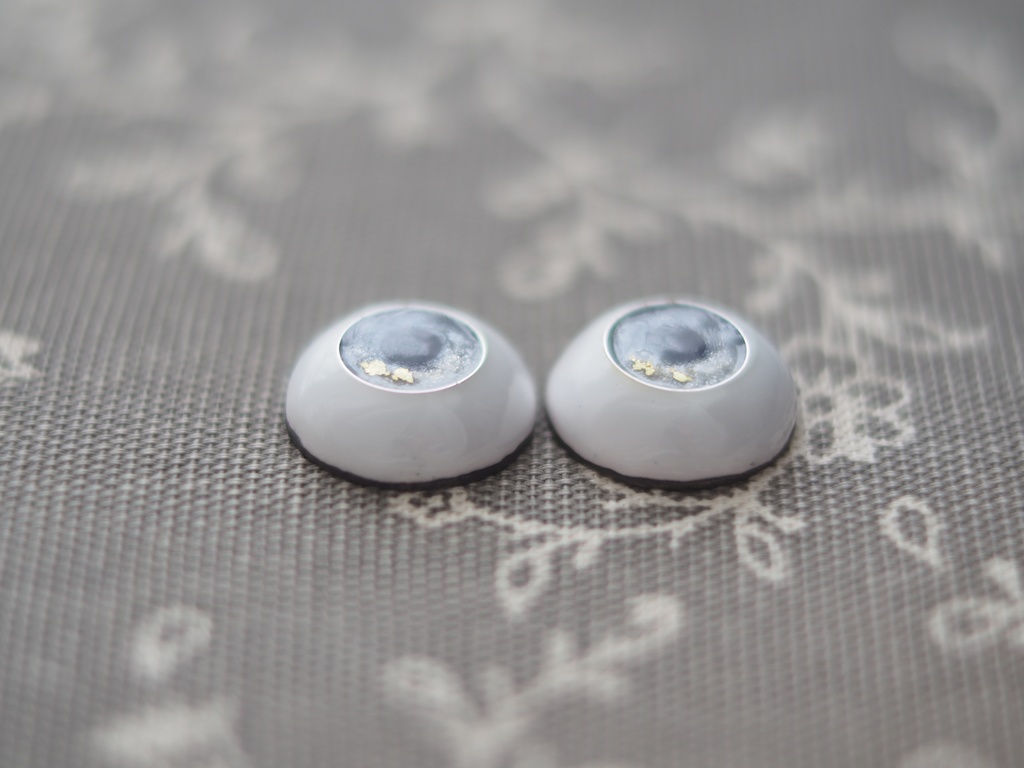 18mm/10.5mm グレーグラデーション+金箔 ジェムタイプ 七宝グラスアイ