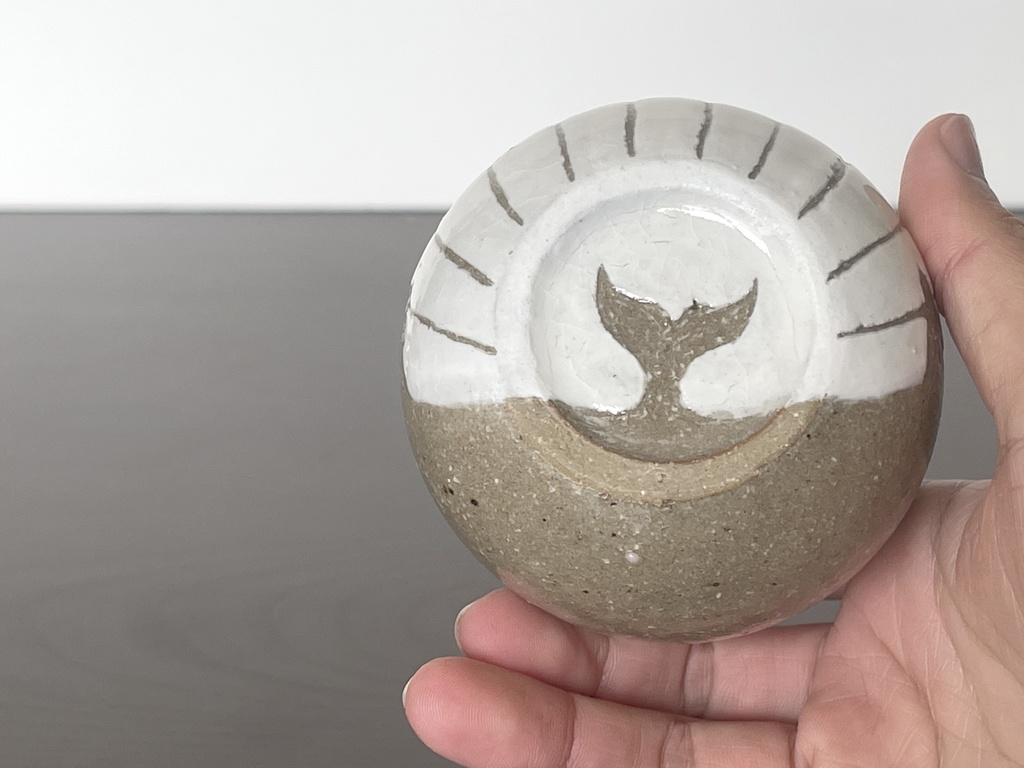 クジラのぐい飲み