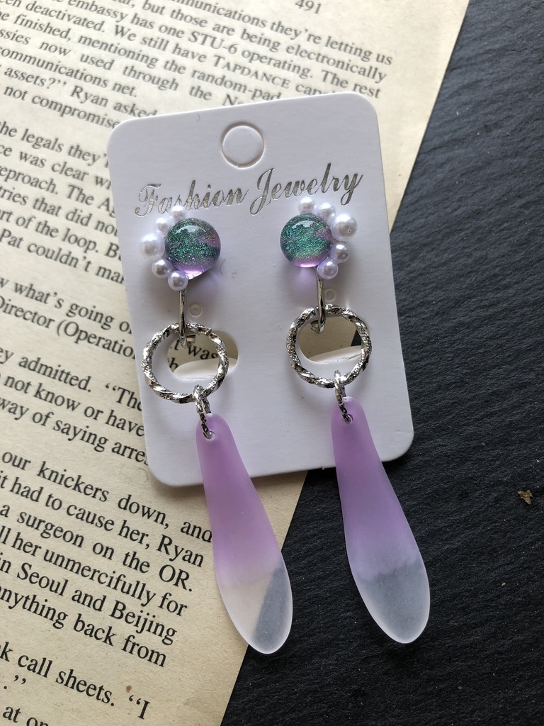 しっぽゆらゆら耳飾り