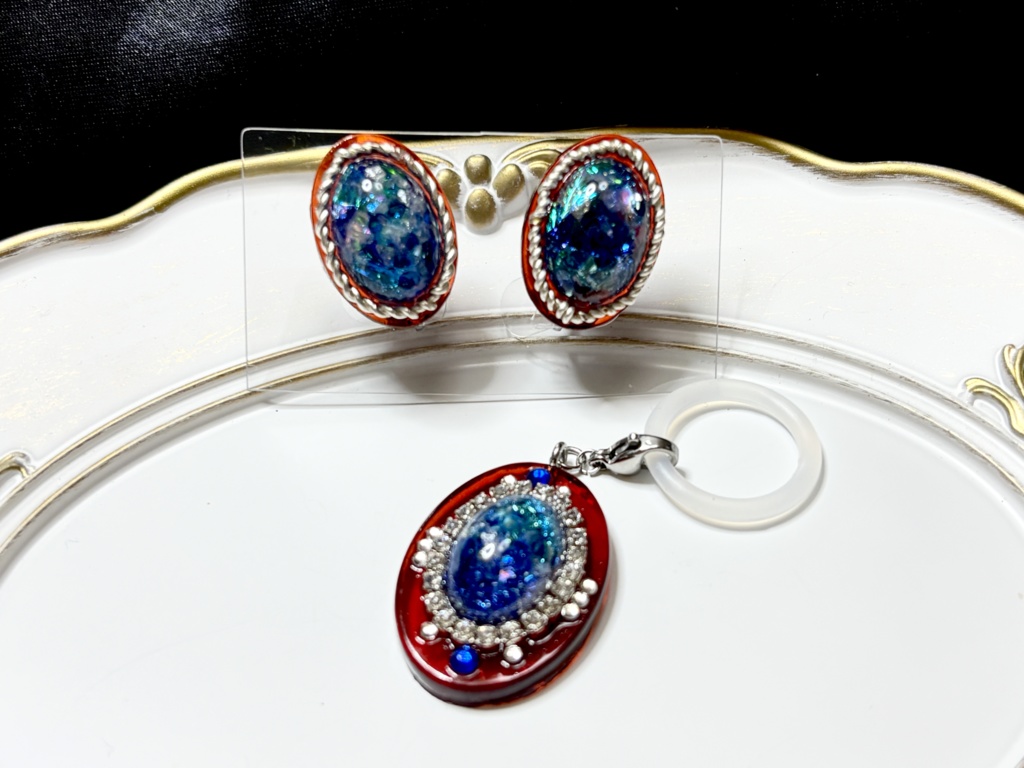 インクルージョンレジンのイヤリング＆アンブレラマーカー