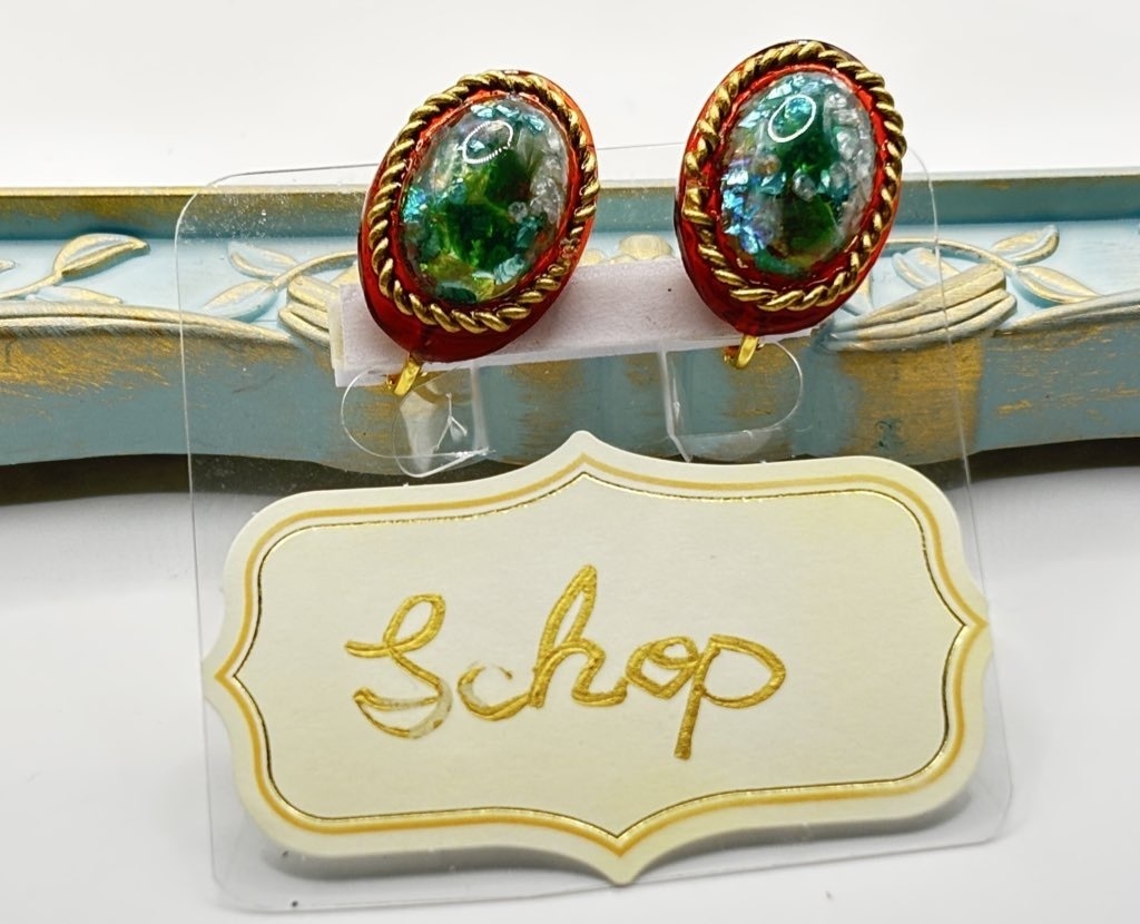 インクルージョンレジンのイヤリング(緑)