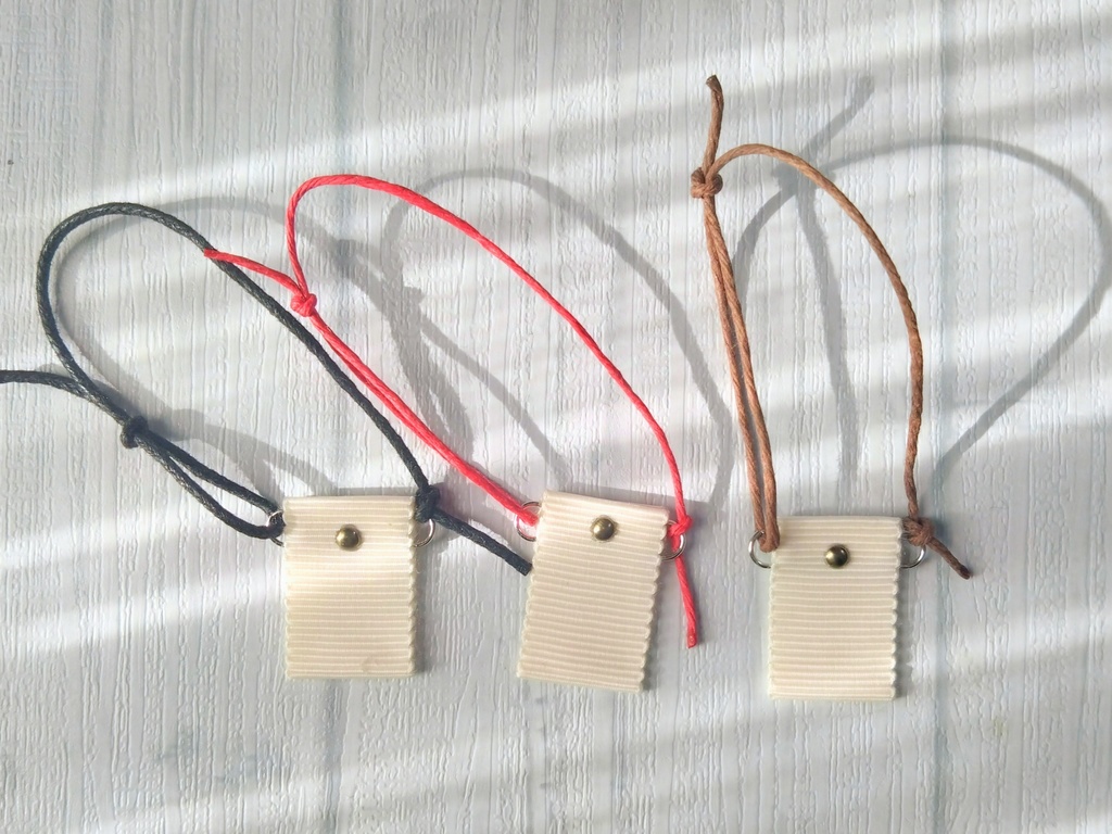 シンプルポシェット