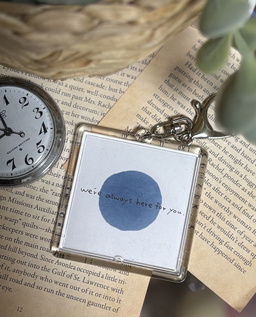 【原画】【アナログイラスト】アクリルキーホルダー『ぼくたちがついてる!』