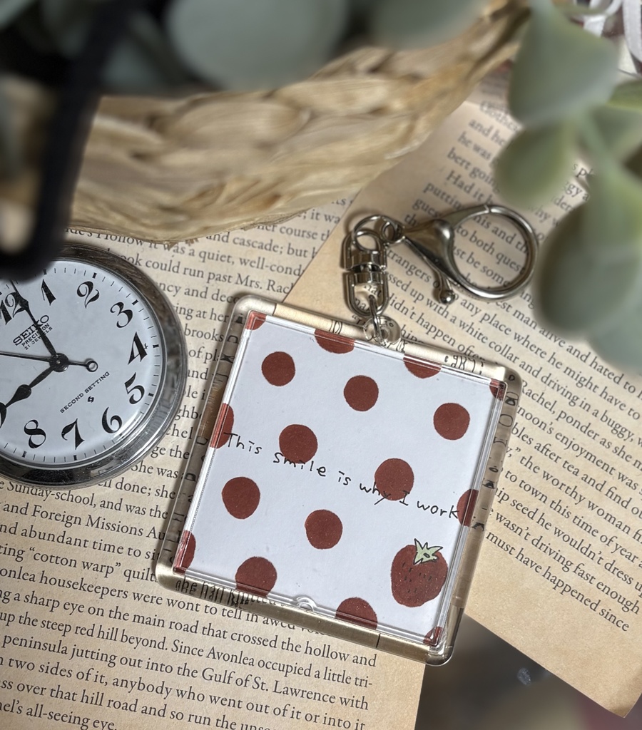 【原画】【アナログイラスト】アクリルキーホルダー 『この笑顔のためなら頑張れる』