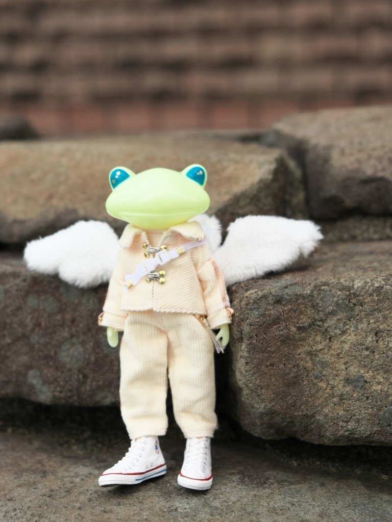 【ドルショでは黒のみ持ちこみ予定】羽根のショルダーバッグ