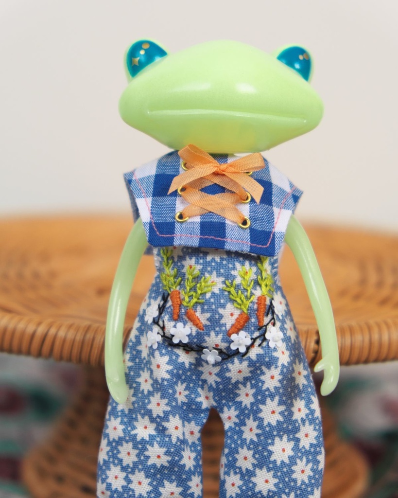 4/28~【ワンダーフロッグサイズ】エンブロイダリーサロペット