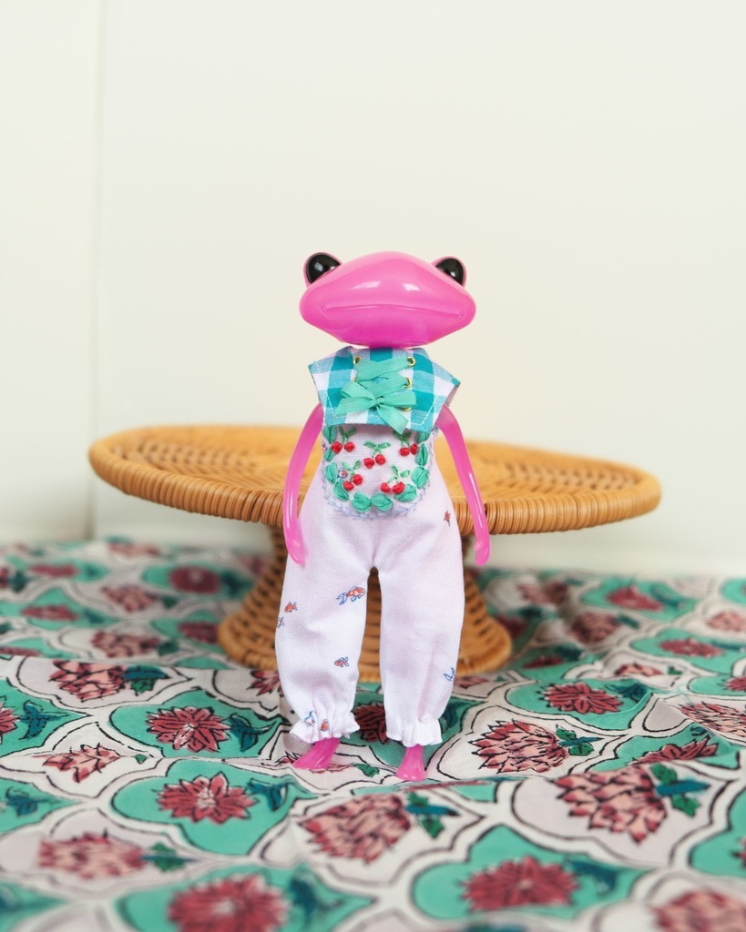 4/28~【ワンダーフロッグサイズ】エンブロイダリーサロペット