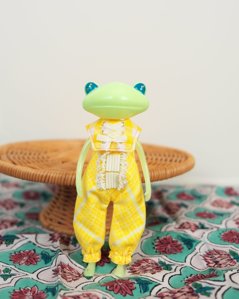 4/28~【ワンダーフロッグサイズ】エンブロイダリーサロペット