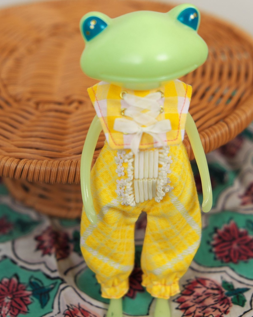 4/28~【ワンダーフロッグサイズ】エンブロイダリーサロペット