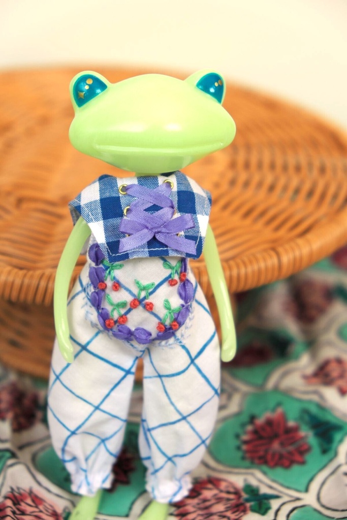 【ワンダーフロッグサイズ】エンブロイダリーサロペット