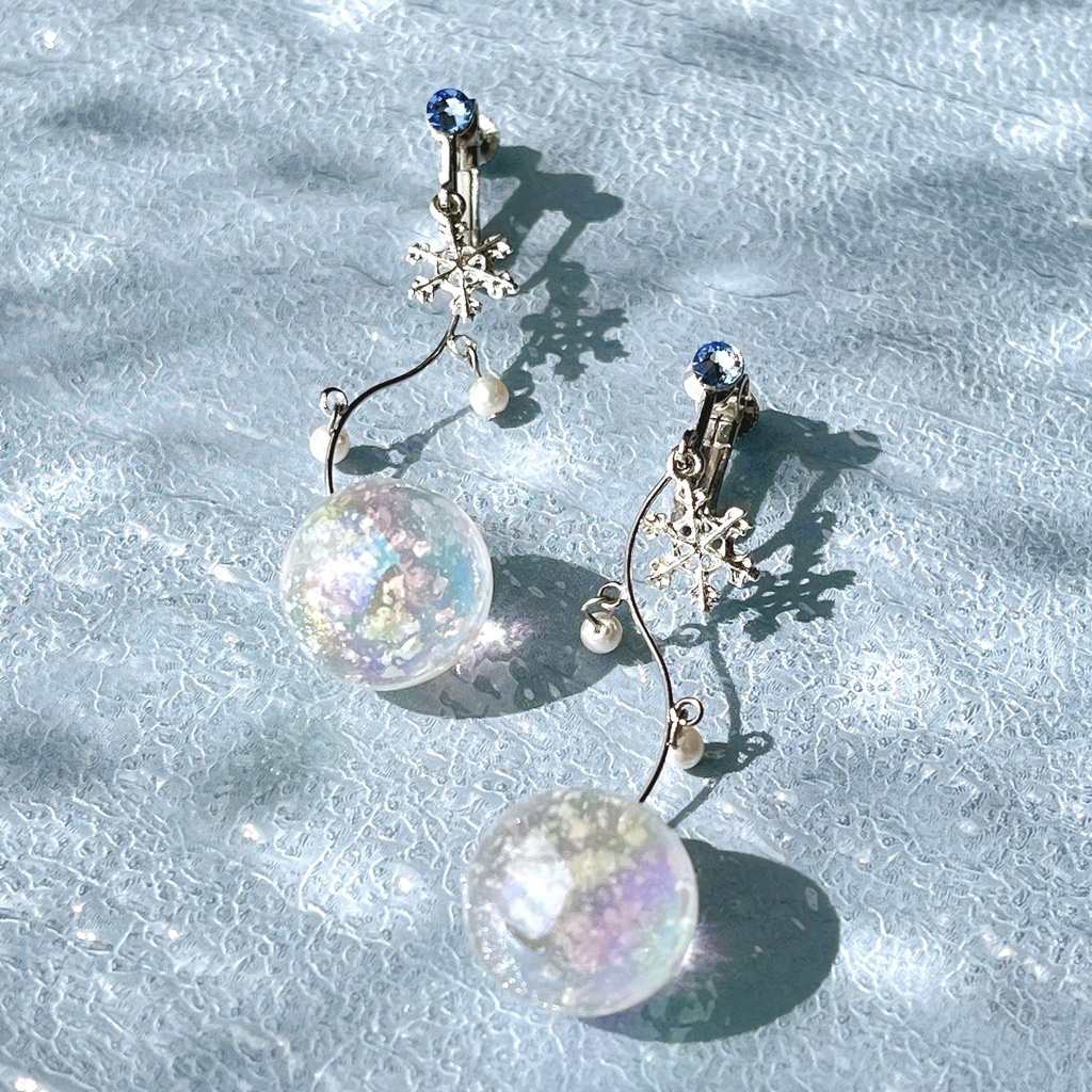 【スノードーム】 雪の結晶 ピアス イヤリング